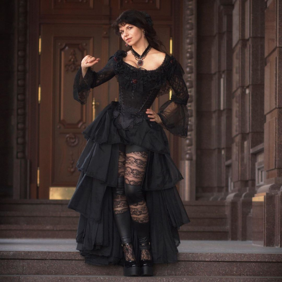victorian-goth  Goth model, Victorian goth, Gothic outfits
