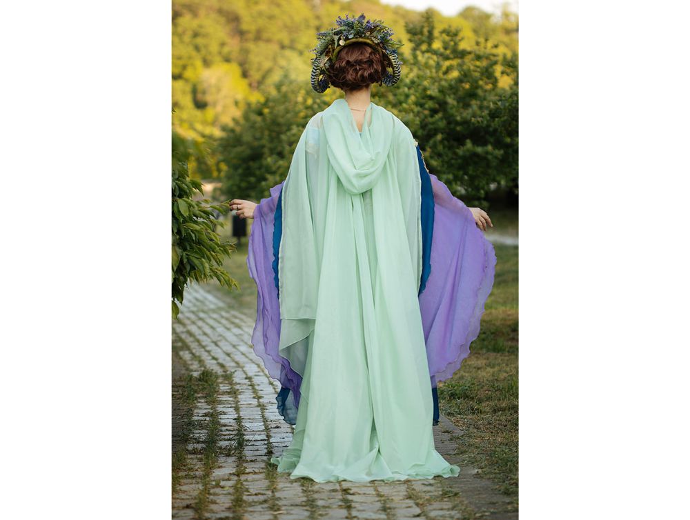 Light Green hooded tulle cape | DressArtMystery – Dress Art Mystery