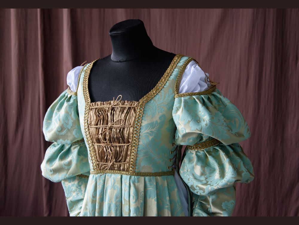 Blue velvet Renaissance dress, Italy medieval wedding gown – Dress