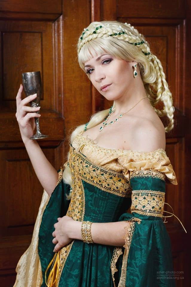 Renaissance courtesan dress | DressArtMystery Renaissance courtesan dress | DressArtMystery