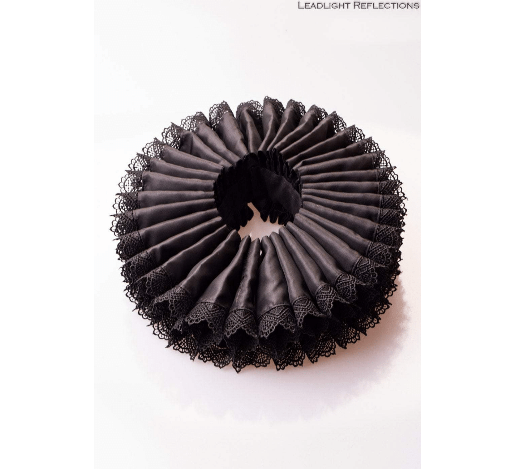 Elizabethan 2024 collar human