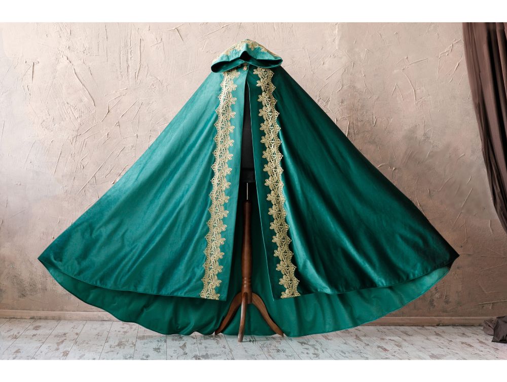 Green velvet fantasy cape | DressArtMystery Green velvet fantasy cape | DressArtMystery