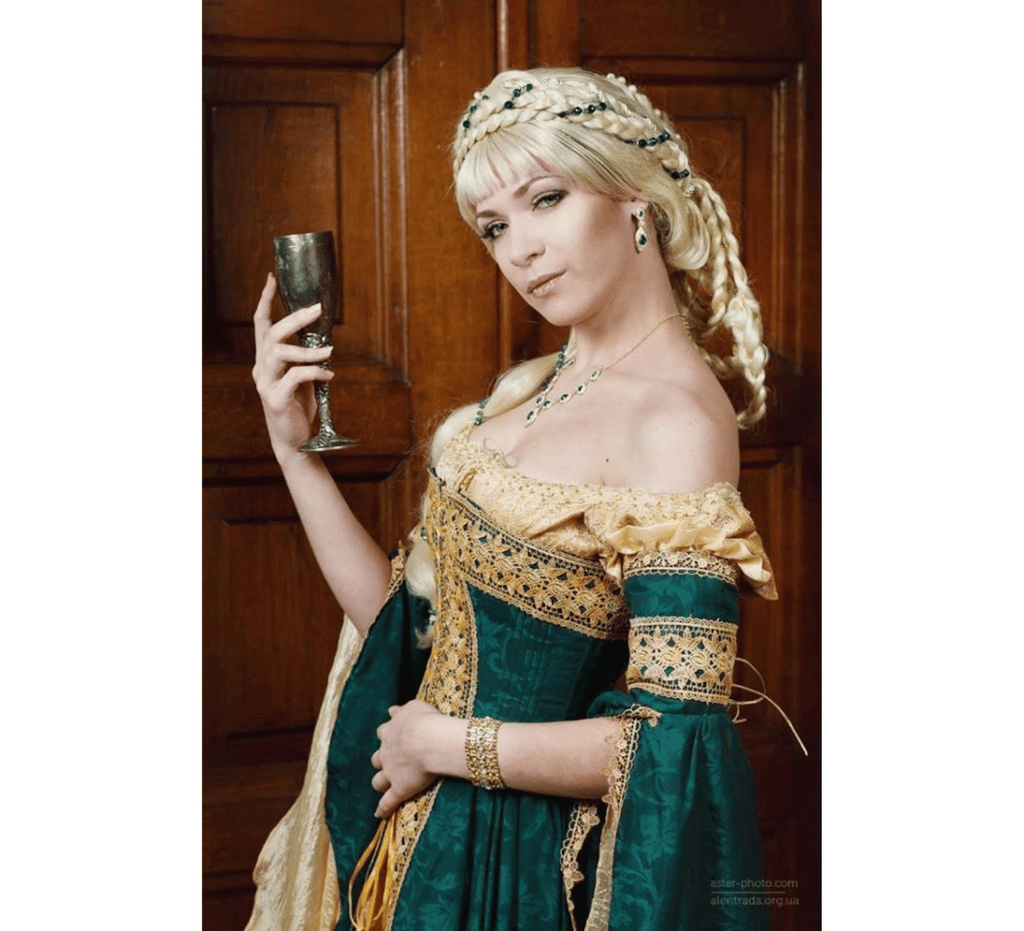 Italian renaissance courtesan dress - Dress Art Mystery