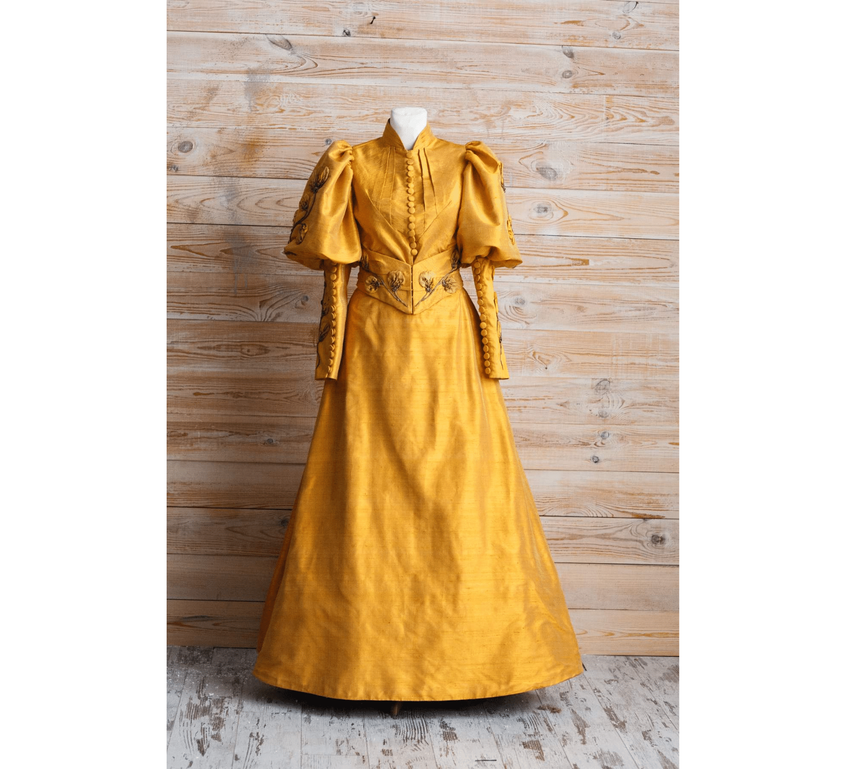 Edith Cushing Bath Robe Edwardian Edith Cushing Crimson Peak yellow dress | DressArtMystery