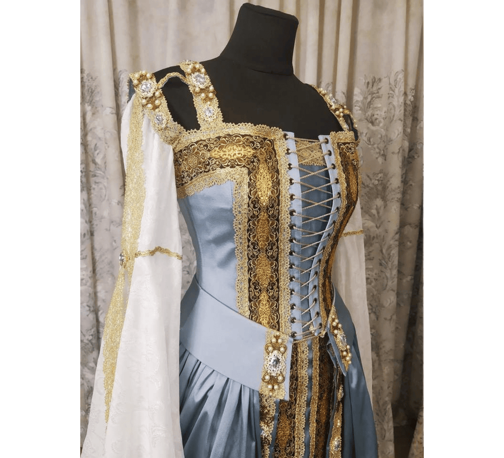 Italian renaissance courtesan dress inspired by Dangerous Beauty - Dress Art Mystery