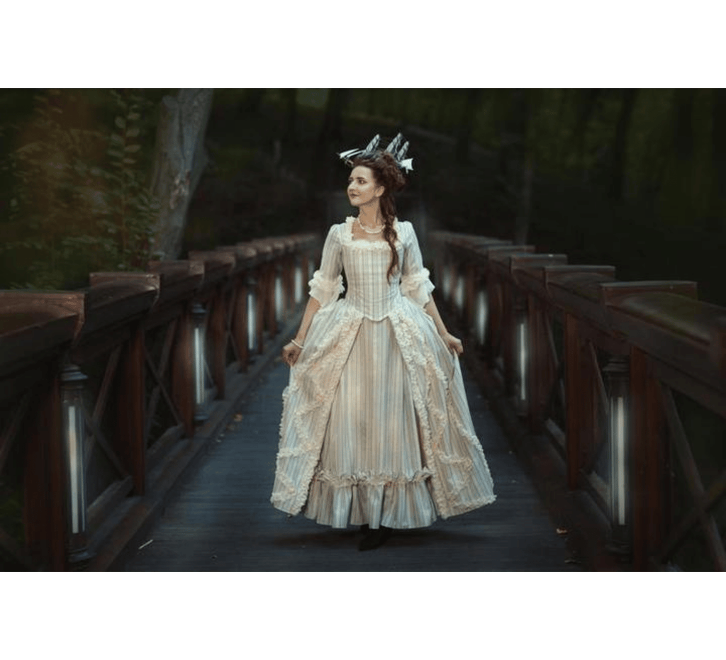 Elizabeth Swann 18th Century Baroque Georgian dress - Dress Art Mystery